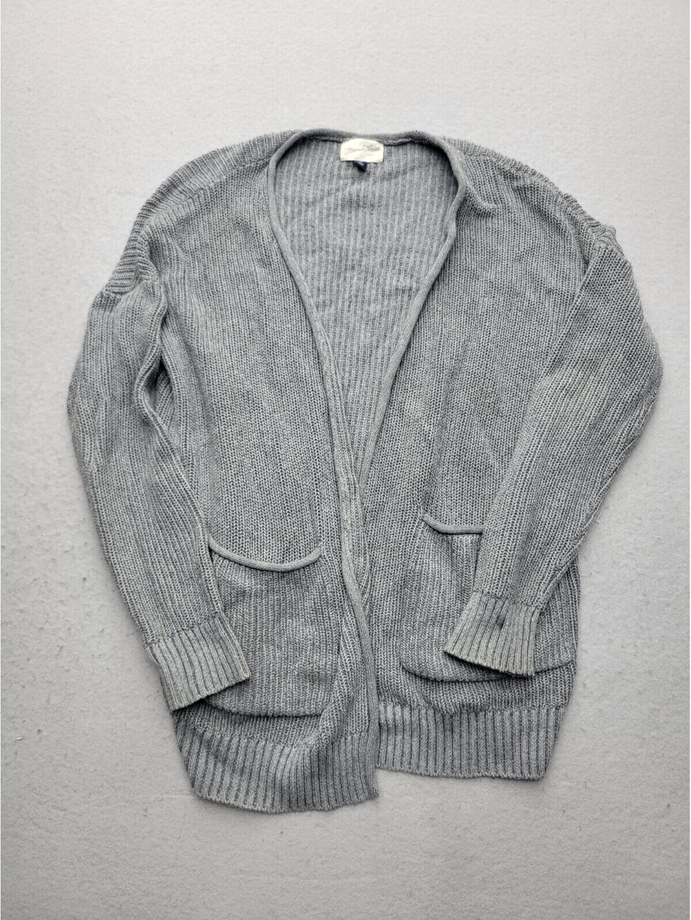 Universal Thread Women's Sweater Size XS Gray Cardigan Cotton V-Neck Pockets